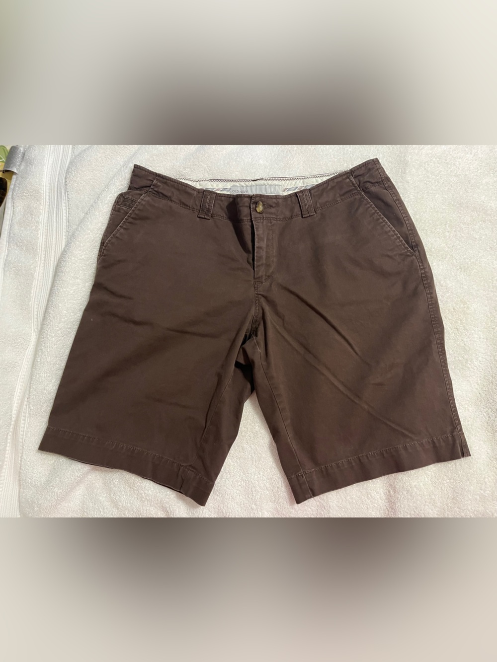 Old Navy Women’s low rise Brown Flat Front 10” inseam Shorts size 12